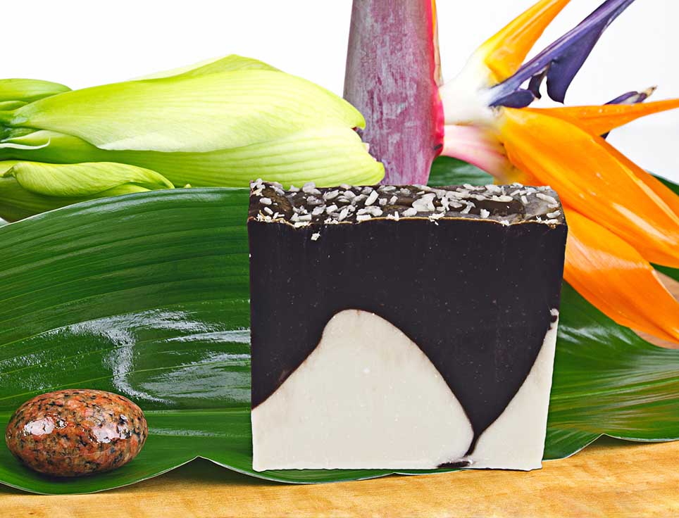 naturseife-cocos-schokolade-s-ss-exotisch-kokosnussig-schokoladig-vegan-ohne-tierversuche-pflegend-stimmungsbild